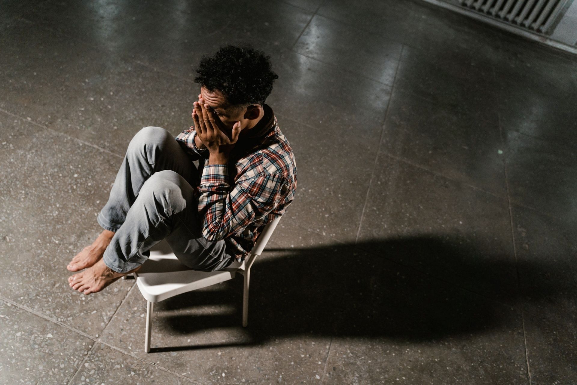 The symptoms of anxiety don't have a specific trigger. (Image via Pexels/ mart Production)